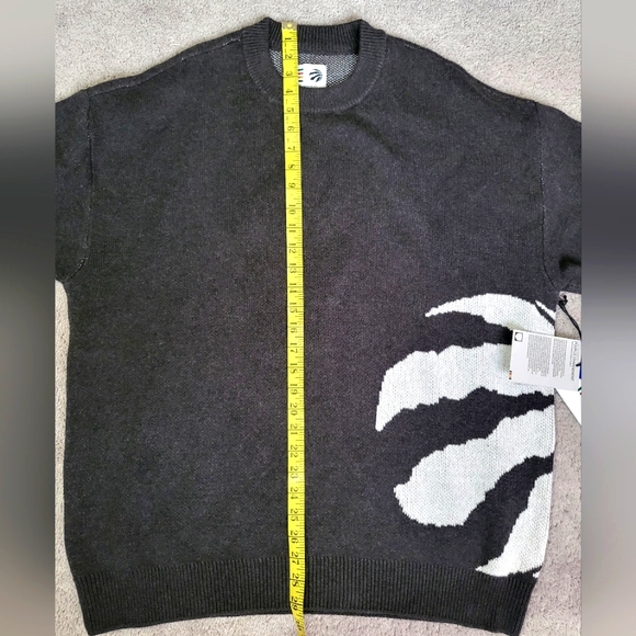 NBA Toronto Raptors Sweater  (grey) official HBC collection (NWT) - Picture 8 of 14